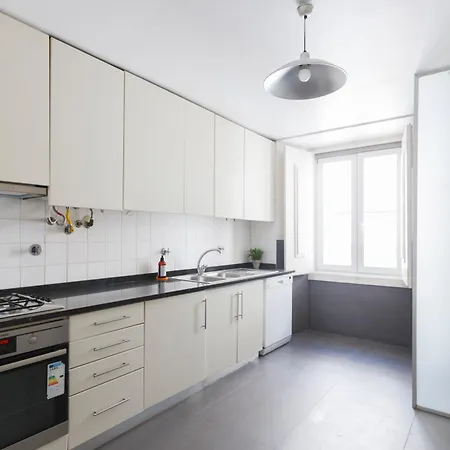 Baixa Chiado Luxury Bedrooms Гостевой дом *