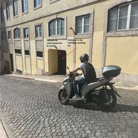 Baixa Chiado Luxury Bedrooms Konukevi *