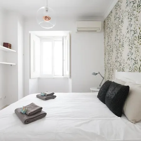 Гостевой дом Baixa Chiado Luxury Bedrooms